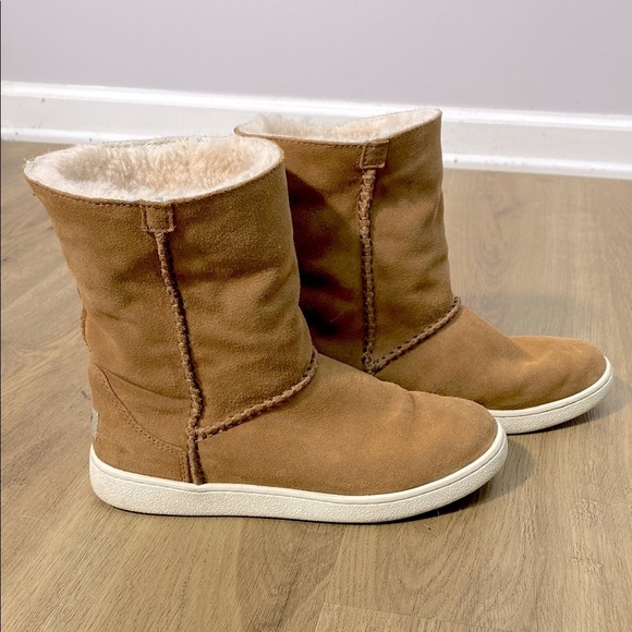 UGG Women's Mika Classic Sneaker Boot Chestnut size 7 - Picture 4 of 16